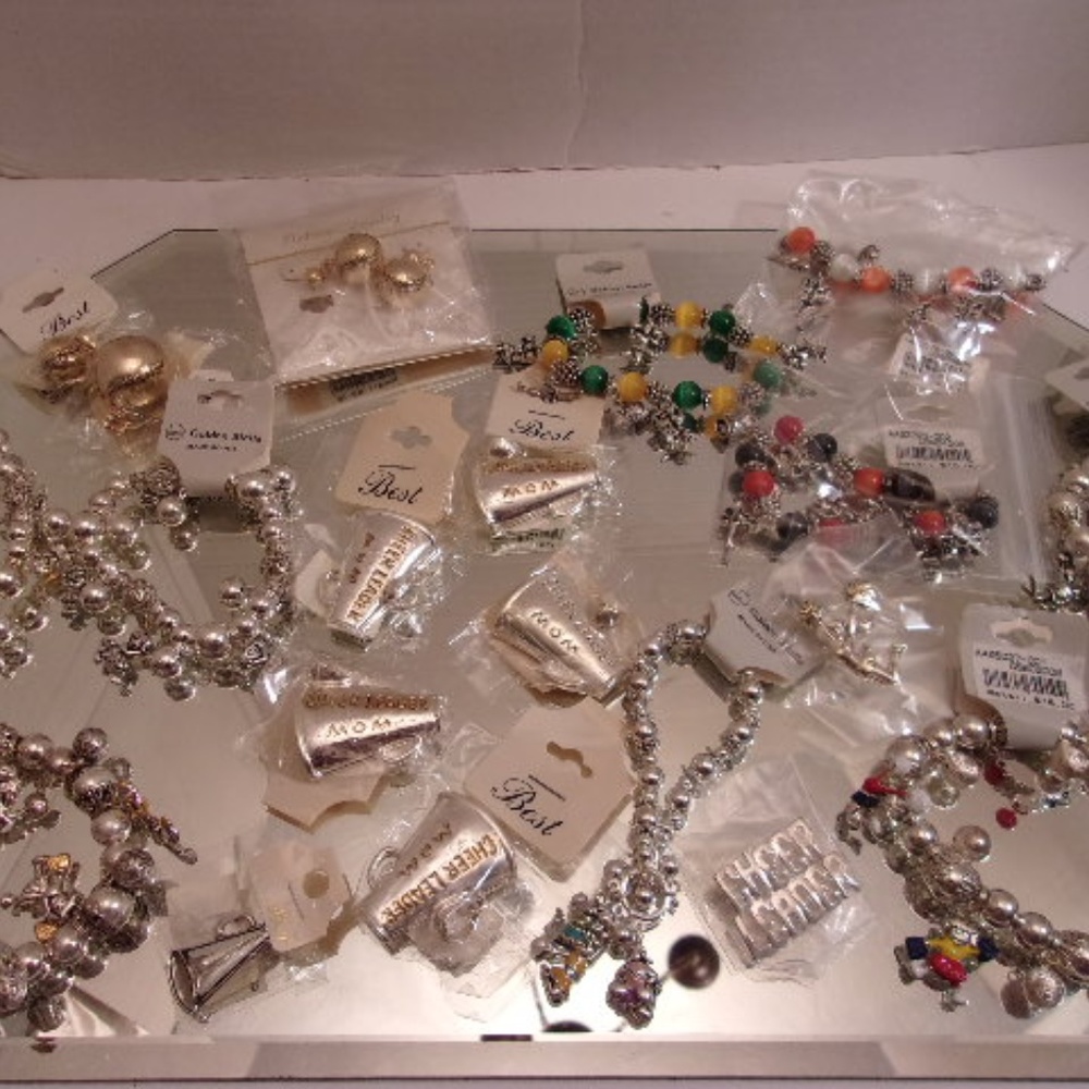 NWT HUGE CHEER LEADER LOT OF BRACELETS & BROOCHES/
